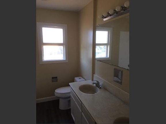 5th image of 15047 Joanne Ave