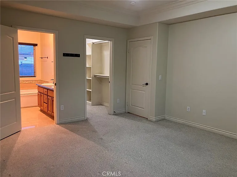 128 E Broadway #I — Photo 9
