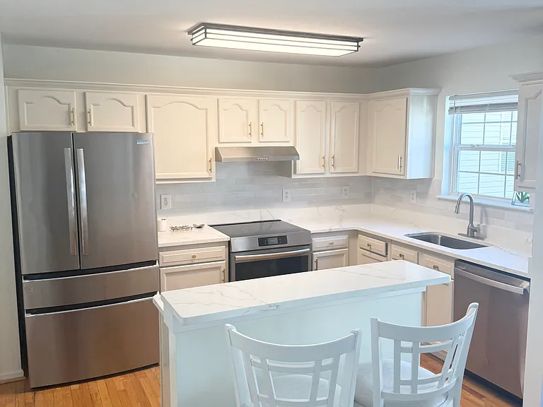 1522 Parks Ave — Photo 10