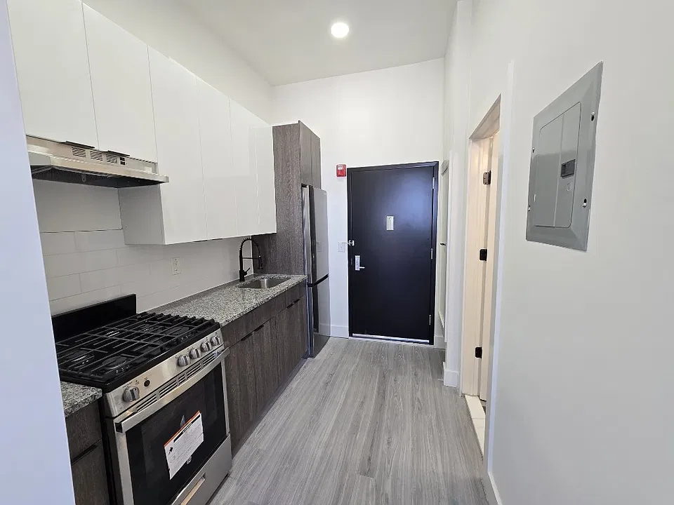 540 Central Ave #402