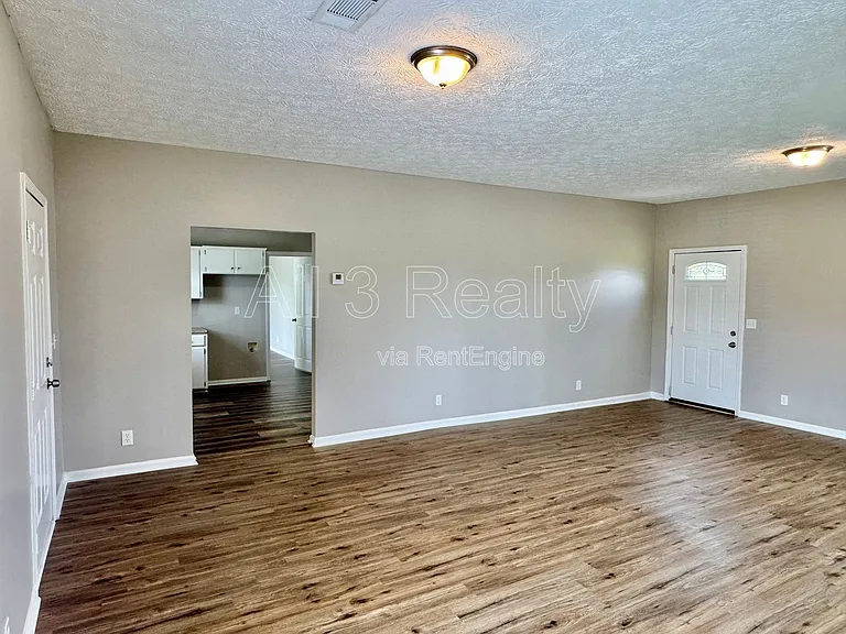 1520 Hogan Rd — Photo 10