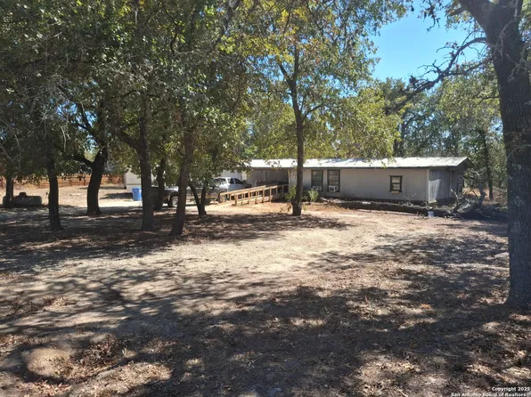 321 Lost Trail, La Vernia, TX 78121