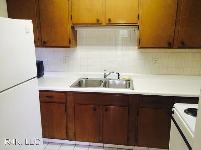 2nd image of 312 Mecherle Dr APT 6