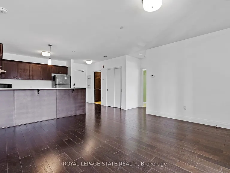 26 Wellington St #402 — Photo 10