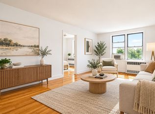 6345 Saunders St APT 3E, Flushing, NY 11374