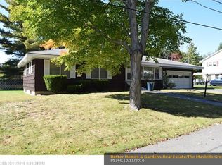 10 Surry Ln, Lewiston, ME 04240