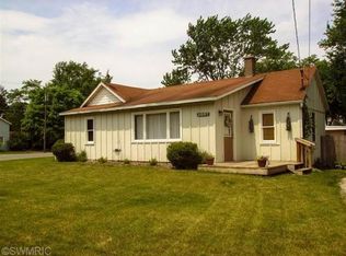 4087 Weechik Rd, Sawyer, MI 49125