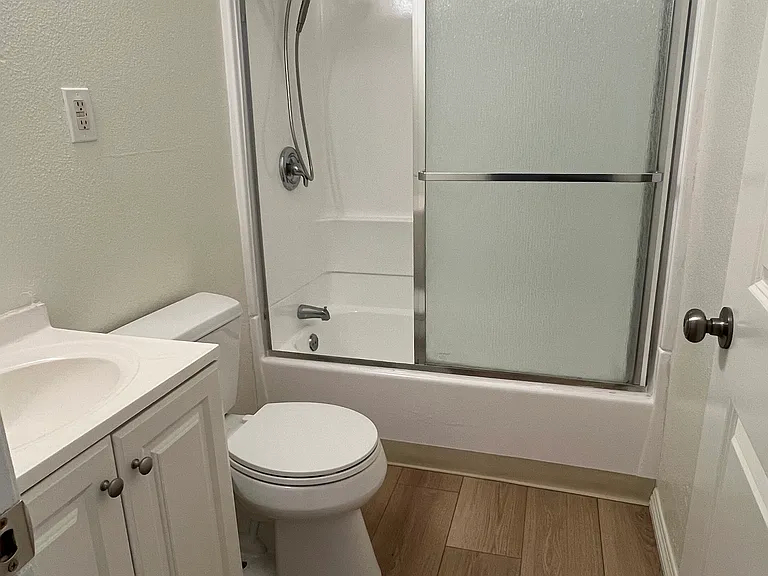 1531 N Herbert Ave #1/2 — Photo 8