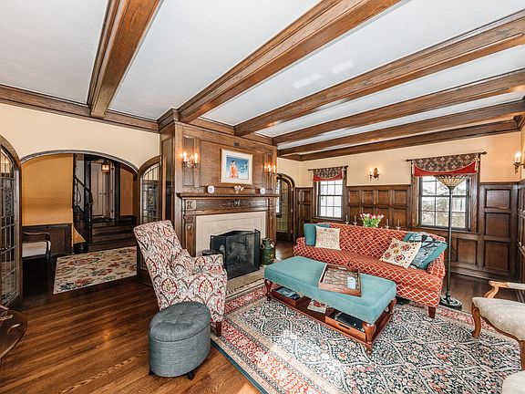 5th image of 2857 N Lake Dr #2