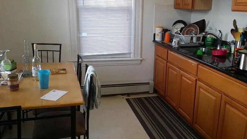 3 bed, 1600 sqft, $2,700 — Photo 3