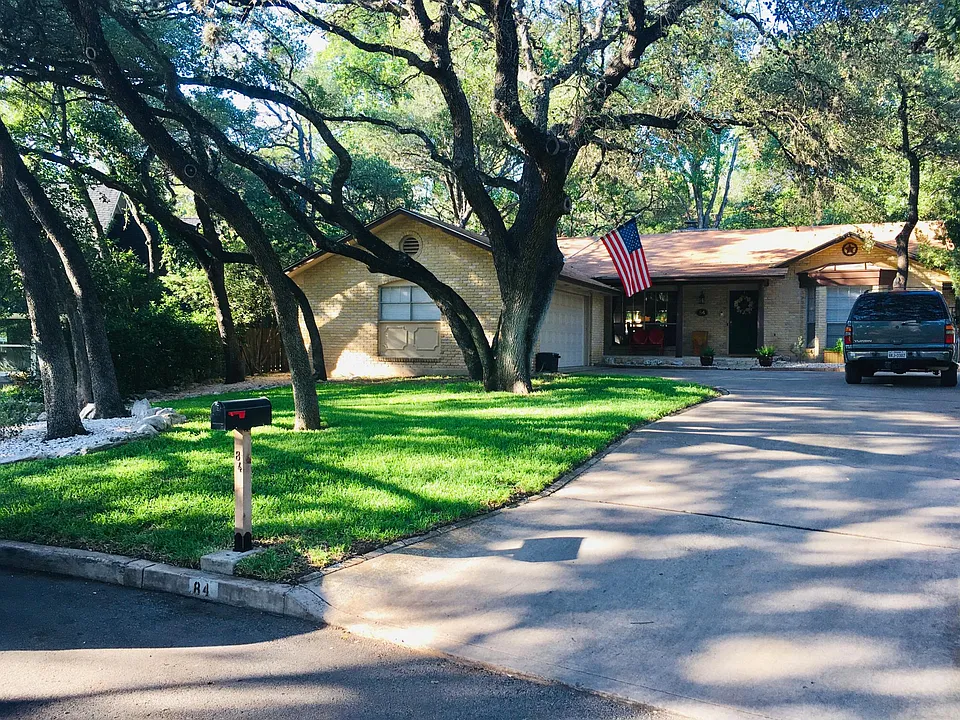 84 Roundup Dr