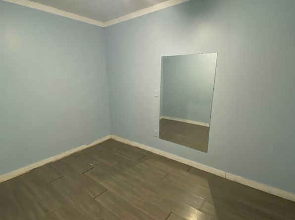 2 bedroom rental in Surrey — photo 2