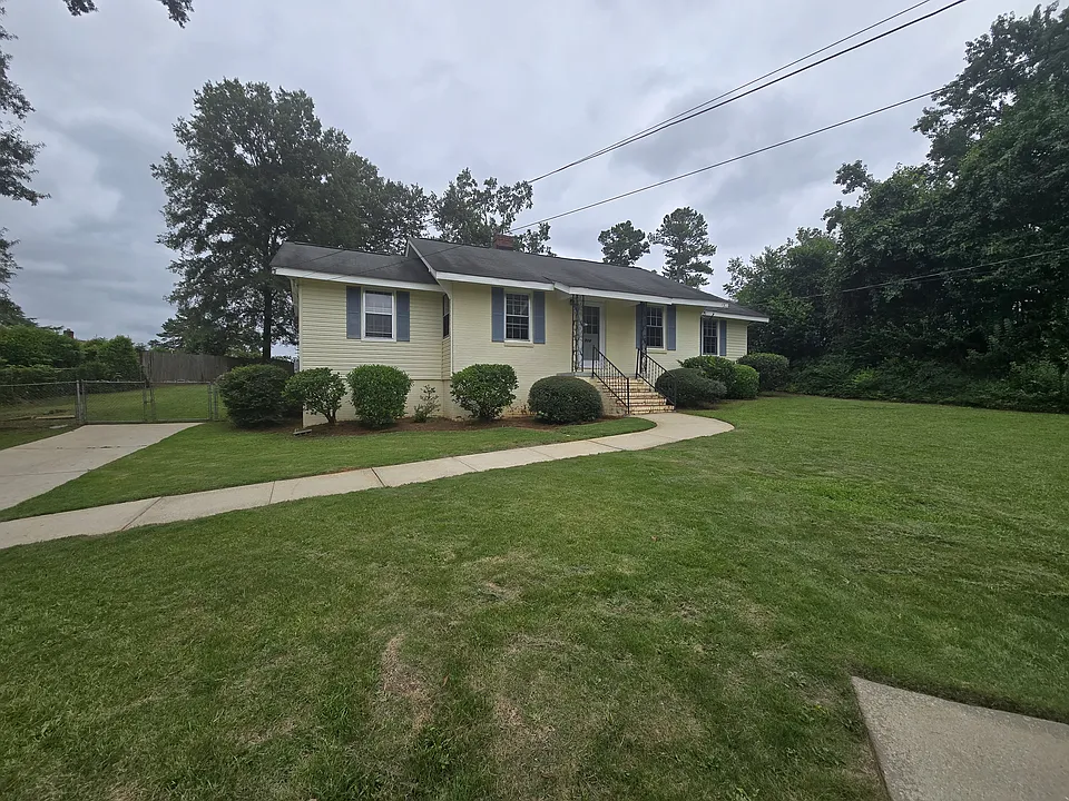929 Bluebird Rd