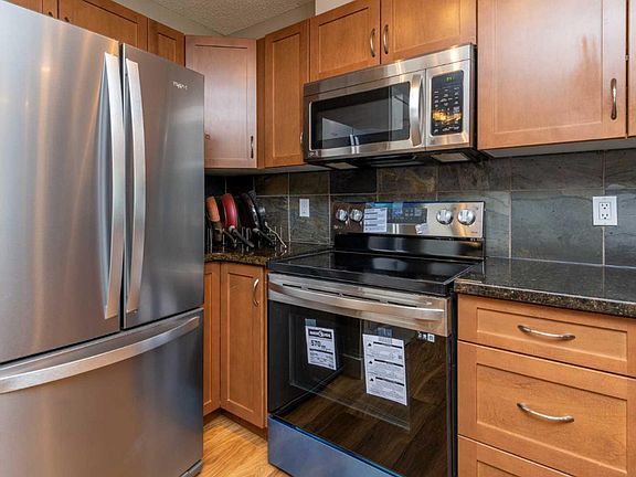 3rd image of 122 Village Hts SW #9