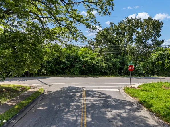 1200 E Harper Ave, Maryville, TN 37804