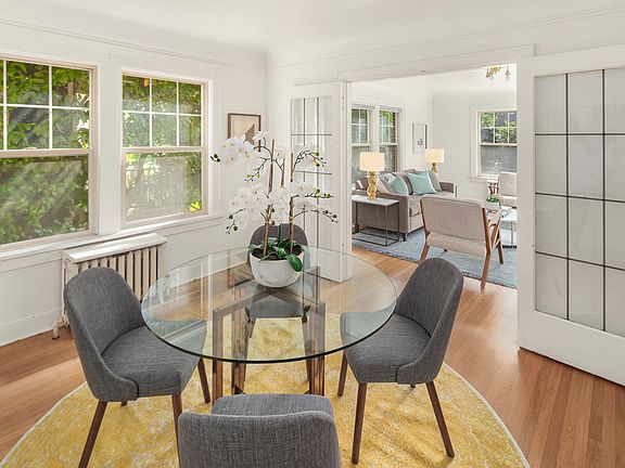 3rd image of 418 14th Ave E #1