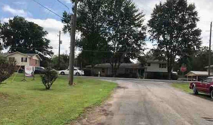 2nd image of 824 Overlook Cir