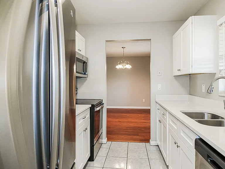 9350 Bayside Ct — Photo 7