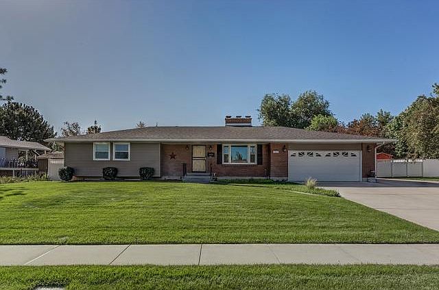 1st image of 1567 W Bluemont Cir