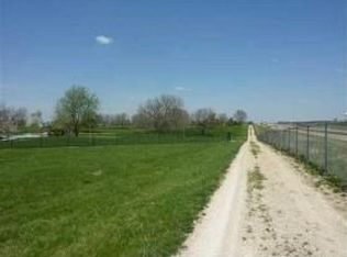 1220 Rustic View Ct, Eldridge, IA 52748