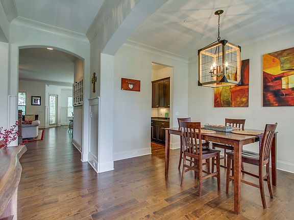 4th image of 512 Fort Lee Ct