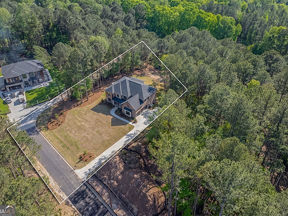 3rd image of 1561 Whitley Rd