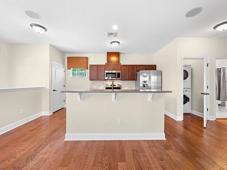 8393 Laureate Blvd — Photo 7