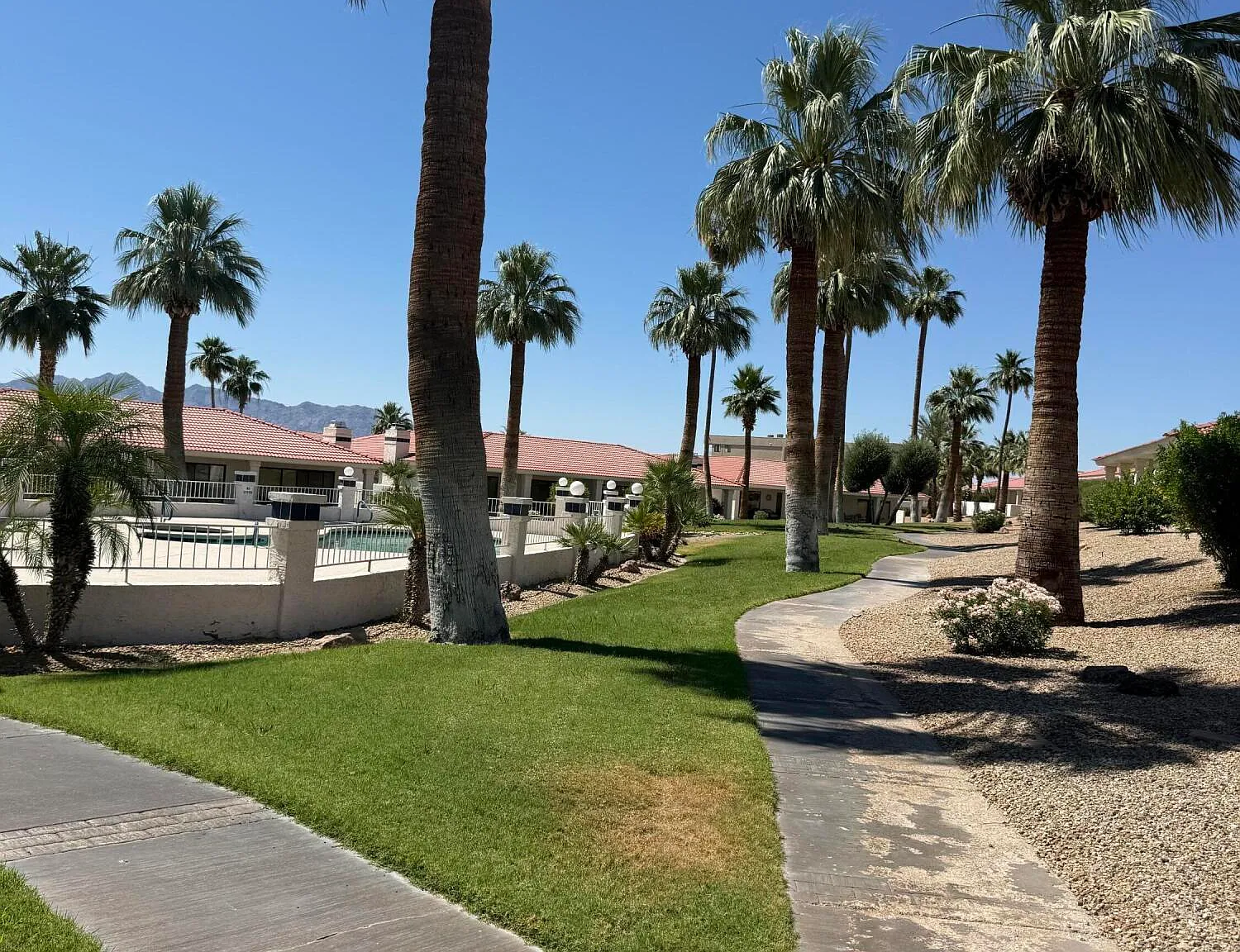 3 bed, 2.0 bath, 1713 sqft, $2,500 — Photo 4