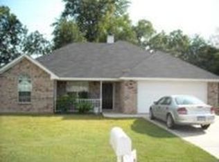 2006 Meadowgreen Dr, Kilgore, TX 75662