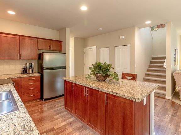 5th image of 6233 Wesley Pl SE
