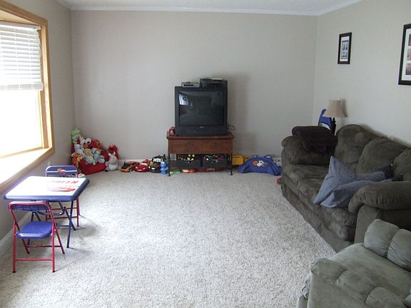 2nd image of 4081 Rolling Hills Dr