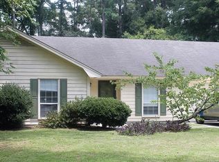 6 S Nicholson Cir, Savannah, GA 31419