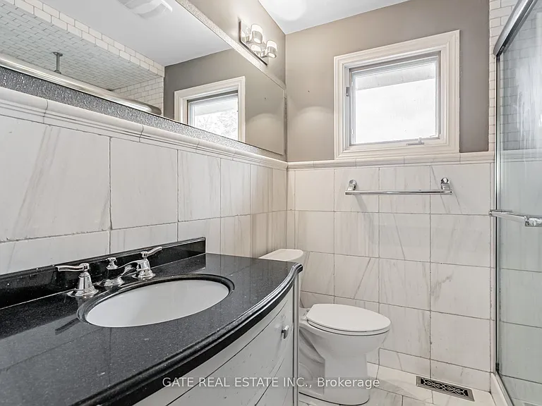 60 Scott St — Photo 11