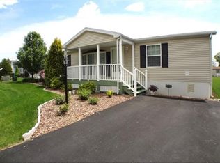 4183 Independence Ln, Walnutport, PA 18088