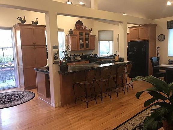 2nd image of 607 S Fowler Ave
