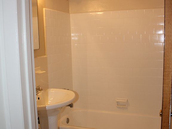 2nd image of 4385 Lee Hwy #10