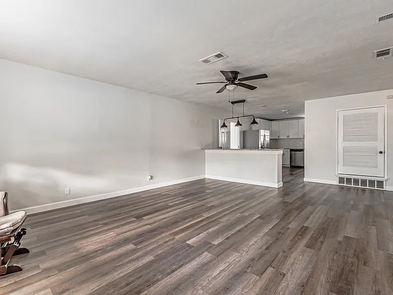 308 Franklin Dr — Photo 8