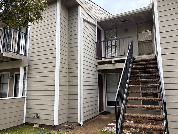 2nd image of 1901 Holleman Dr W APT 310
