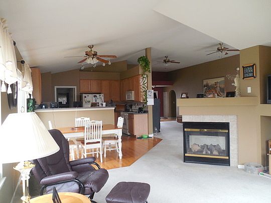 2nd image of 2983 Foxmoor Dr
