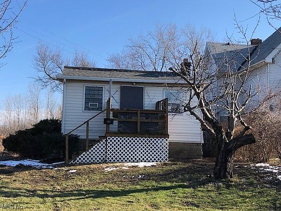 2nd image of 17624 Saint Clair Ave