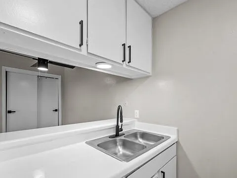 Kings Landing Apartments — Photo 25
