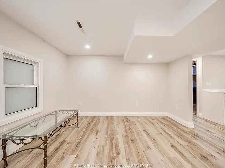 7105 Isabelle Ct — Photo 21