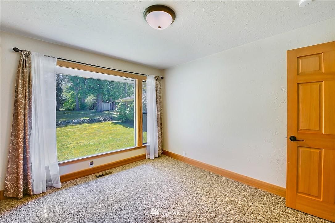 Oak Harbor, WA 98277