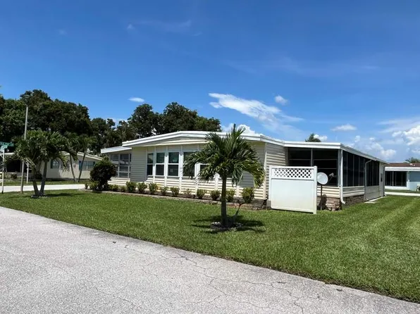 100 Queen Palm Dr, Naples, FL 34114
