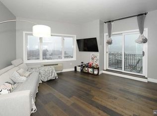 3522 City Pl, Edgewater, NJ 07020