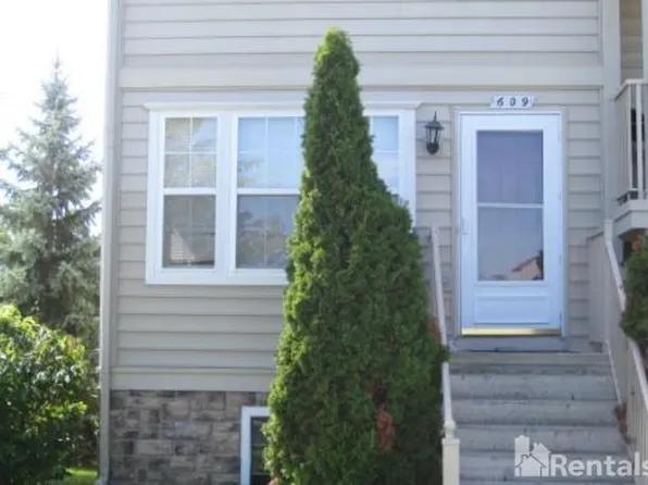 609 Lewa Downs Dr #1, Pontiac, MI 48341