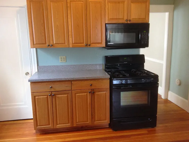 115 4th St #2 — Photo 7