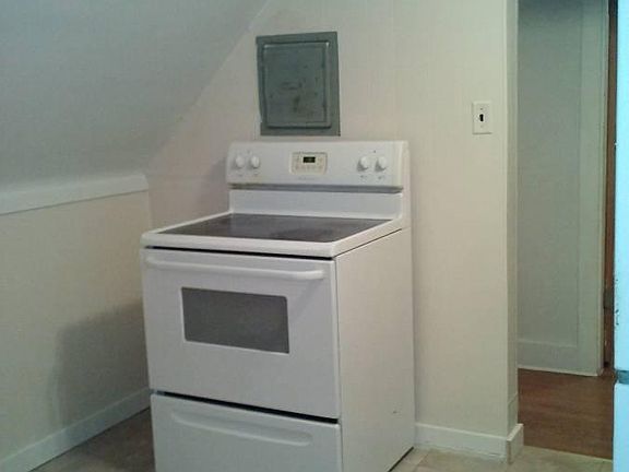 3rd image of 424 Hancock Ave Floor 3