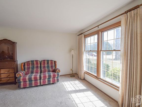 4th image of 4216 N Lancaster Dr
