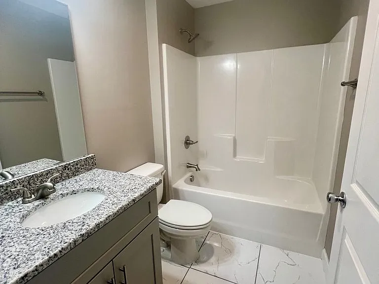 317/319 E. Gilbreath Street — Photo 8